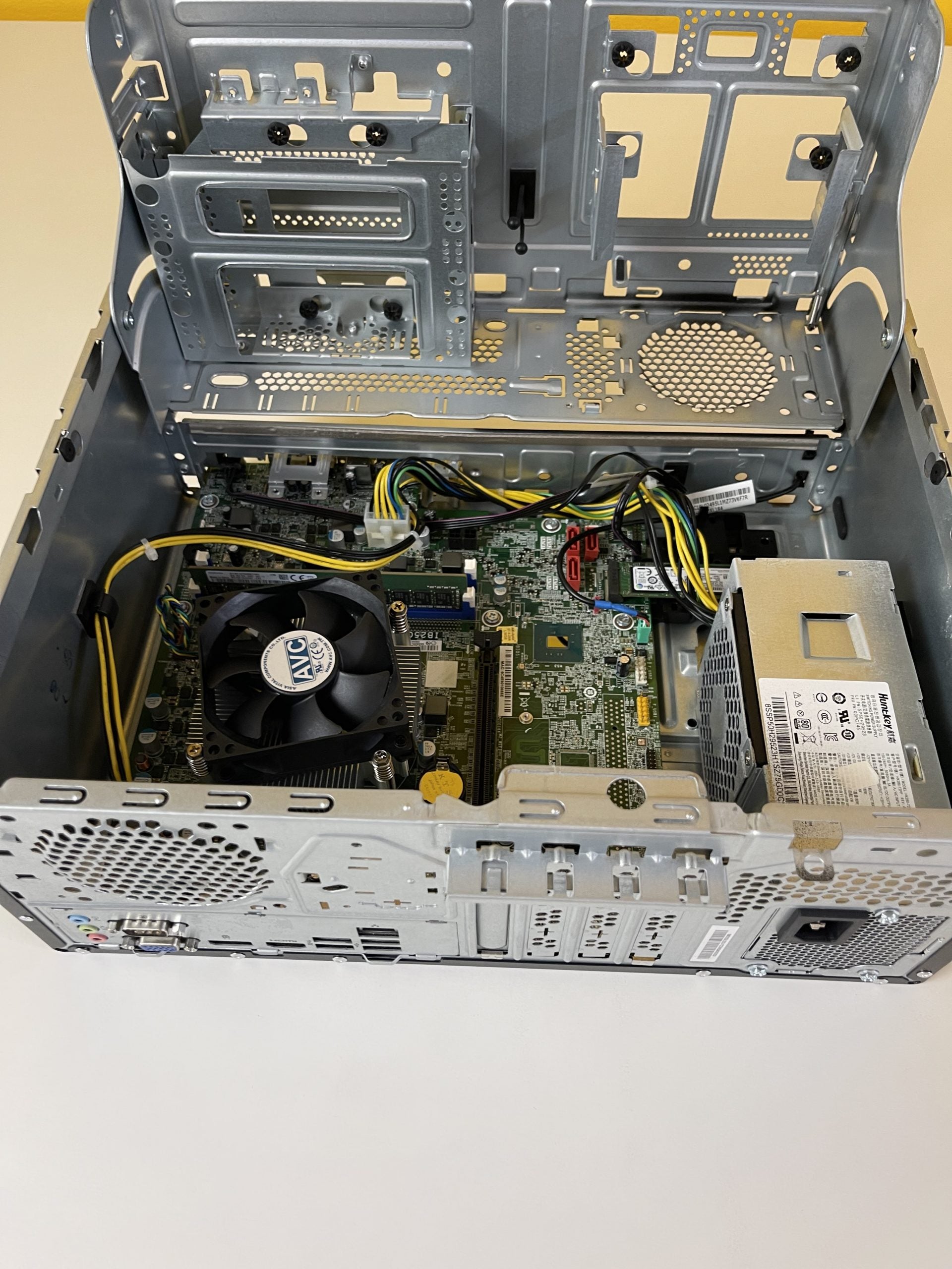 Lenovo V520 Tower PC | Intel Core i5-6400T 2.2Ghz | Ram 16Gb | SSD 256Gb Nvme  | Windows 10 Pro Lenovo V520 Tower PC | Intel Core i5-6400T 2.2Ghz | Ram 16Gb | SSD 256Gb Nvme  | Windows 10 Pro